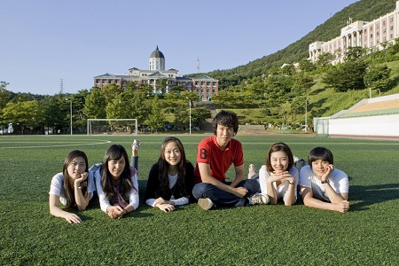 Sinh viên trường Đại học Tongwon năng động và thân thiện